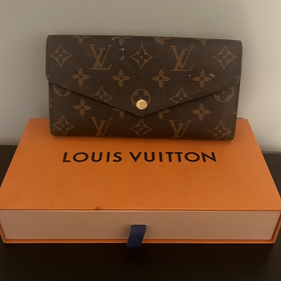 Authentic Louis Vuitton Sarah wallet - Picture 7 of 7